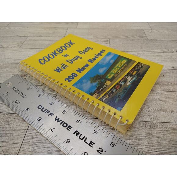 Wall Drug Store Cafe COOKBOOK South Dakota VTG 1980s Souvenir Pecan Rolls Recipe - Picture 3 of 11